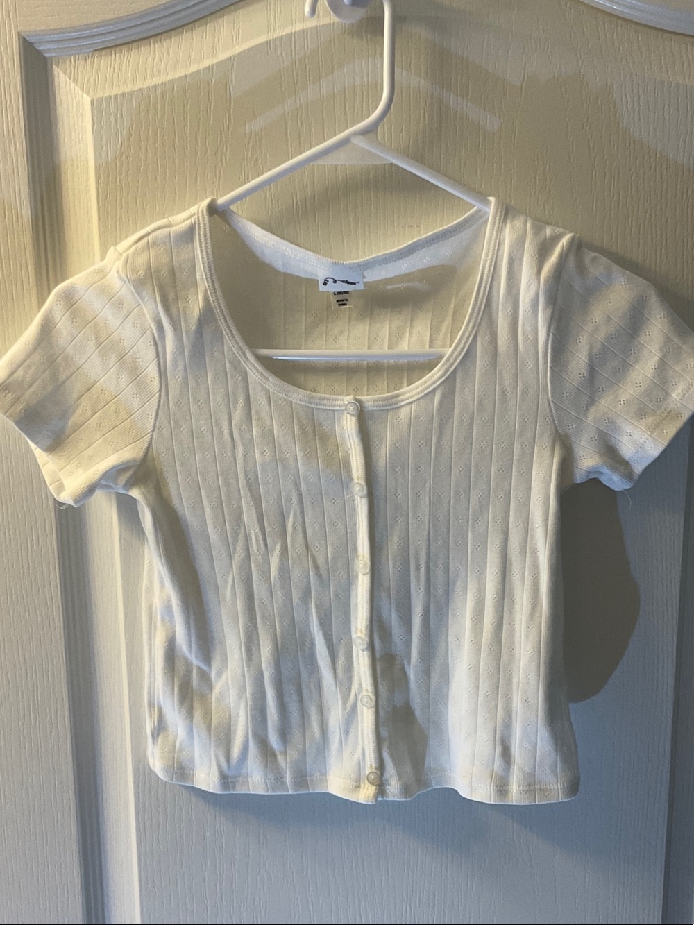 art class White Short Sleeve Button Front Knit Top